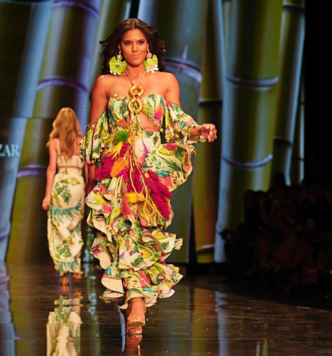 A principios del mes de junio, la dominicana tuvo el privilegio de cerrar el Miami Fashion Week por invitación de su compatriota Giannina Azar.