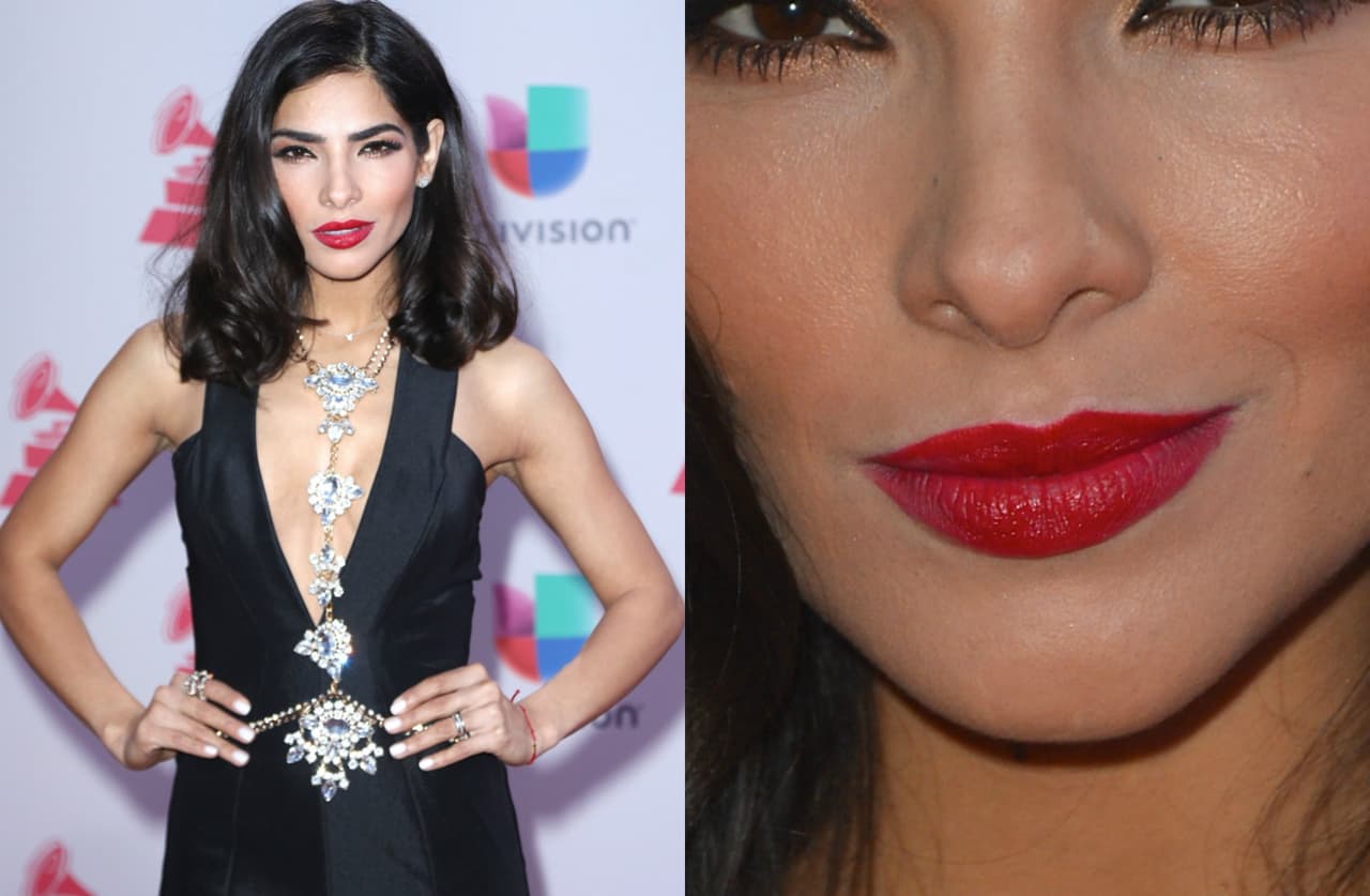 La primera en la lista es la conductora y ex reina de NBL, Ale Espinoza, que el año pasado además de impactar con su vestido negro con aplicaciones brillantes, llevó los labios súper rojos.