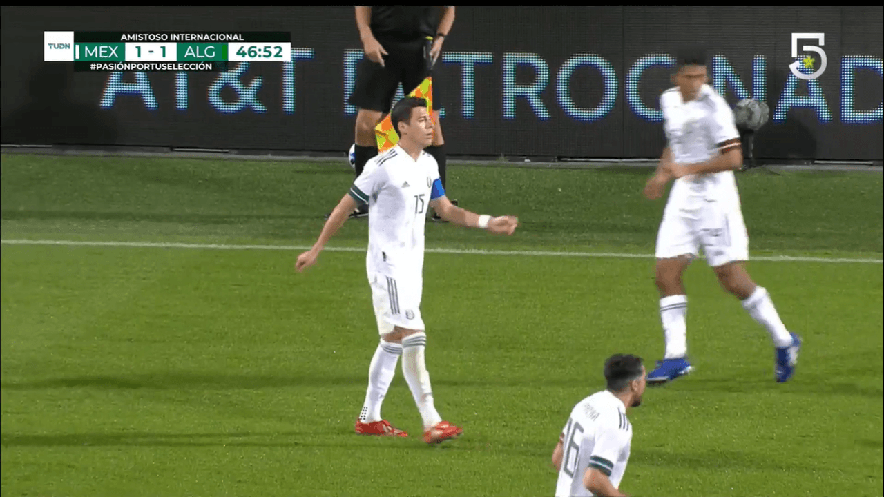 Doble tarjeta amarilla para Héctor Herrera y Bounedjah