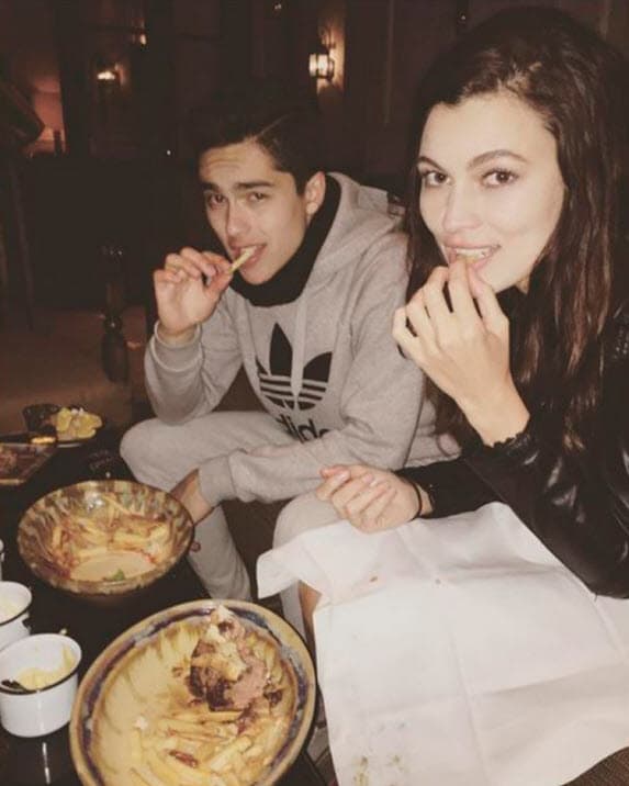 En aquel momento él tenía 18 años y ella estaba a punto de cumplir 28.