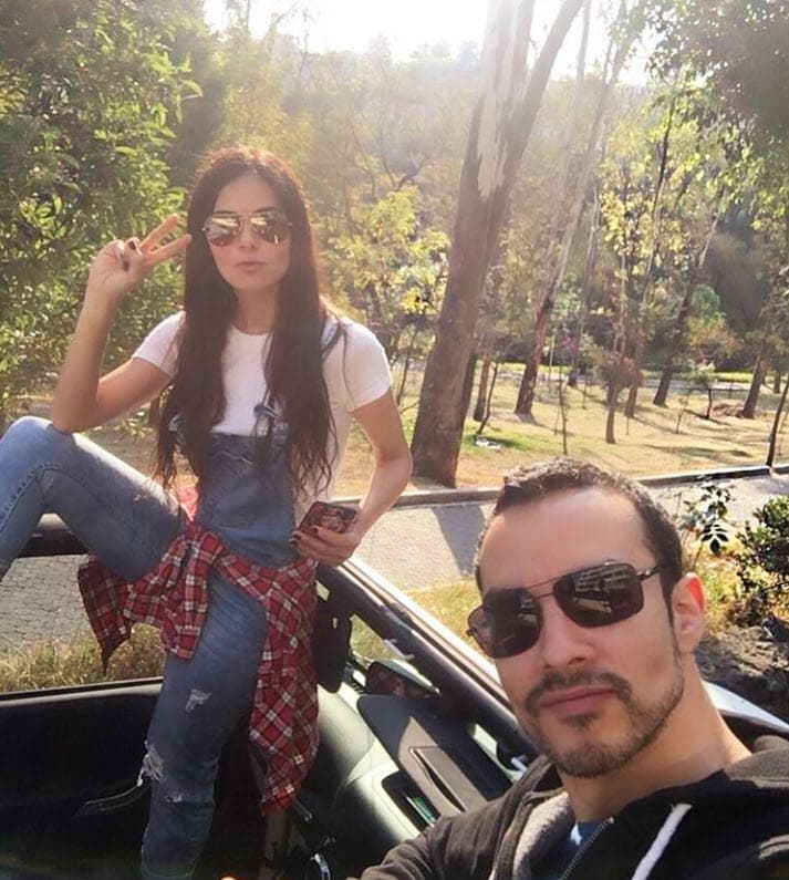 El actor de 
<b><a href="https://www.univision.com/shows/como-dice-el-dicho" target="_blank">Como Dice El Dicho</a></b> aseguró que por ahora es lo mejor para ambos ya que estar juntos "les hace más daño". 
<br>