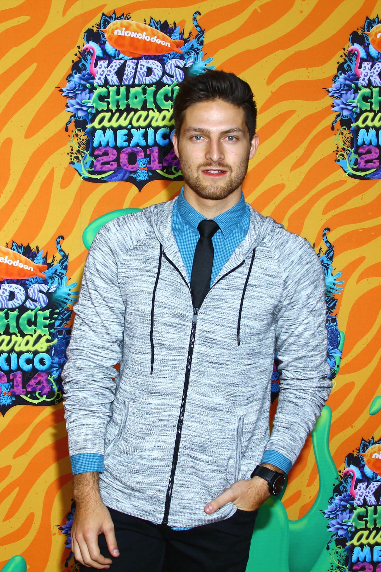 Eddy Vilard estuvo en el programa 'Pinky Promise' y confesó que tuvo un breve romance con Angelique Boyer.