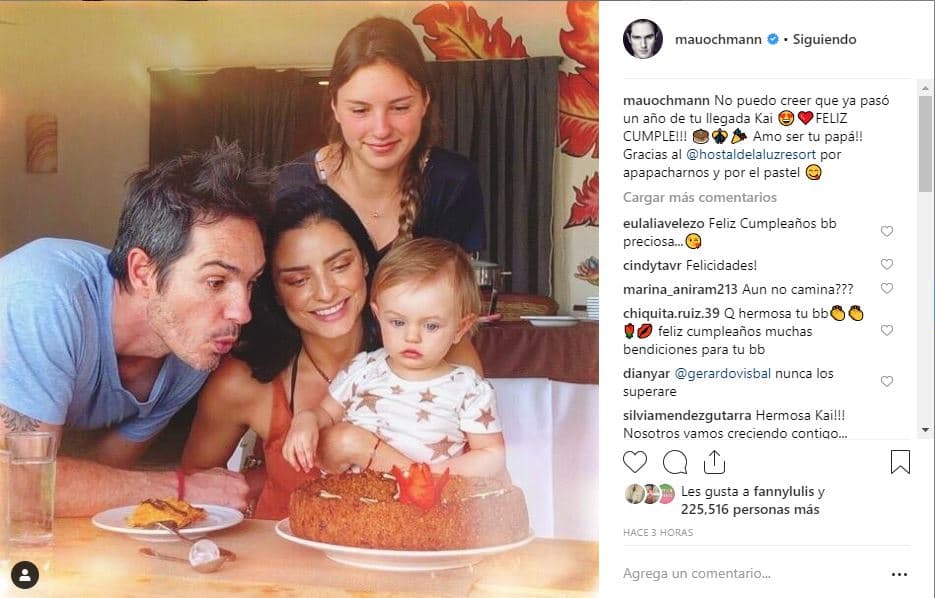 Lorenza, Mauricio, Aislinn y la pequeña festejada, disfrutaron de un fin de semana relajado, teniendo un como broche de oro este gran pastel.
<br>