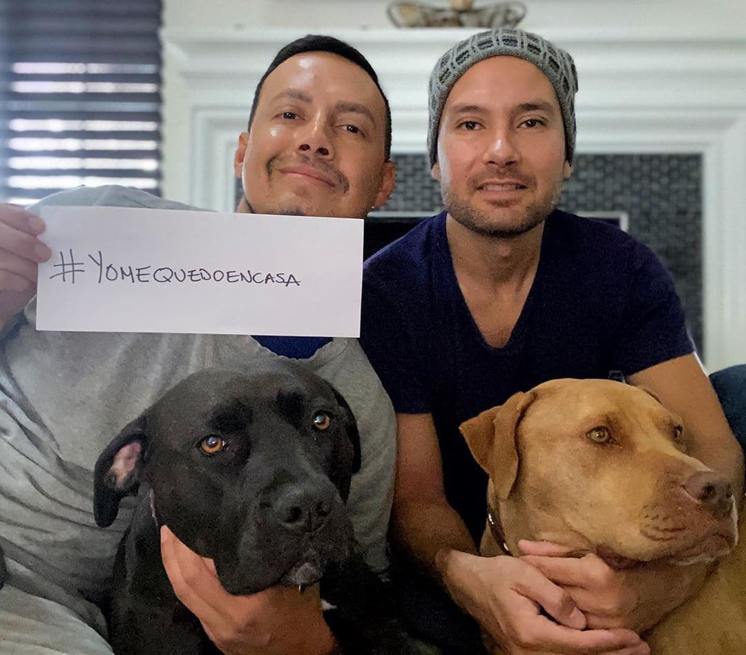 Uno más que elige estar en casa, por recomendación de las autoridades y para poner su granito de arena en la actual situación, es Luis Sandoval.