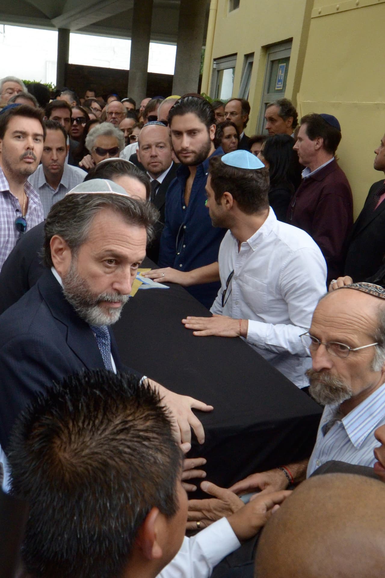 Zabludovsky fue enterrado en el Panteón Israelita de la Ciudad de México.