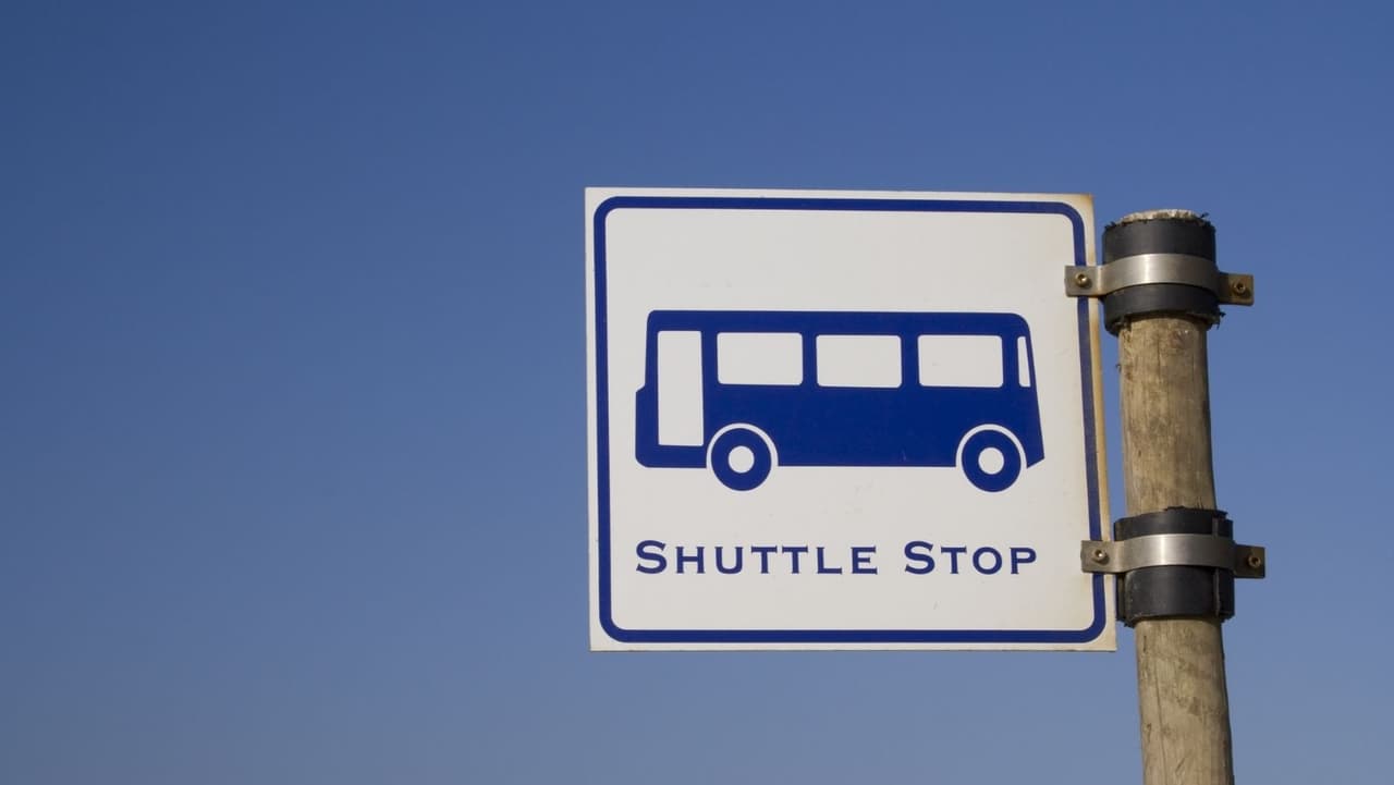 <b><a href="https://www.aging.pa.gov/aging-services/transportation/Pages/default.aspx?fbclid=IwAR1nJF2svS2PRm0Ddn2KTP5t854jOtJCnm9hzxXnt-FGGVN4WsIeMmOYlr0" target="_blank">Transporte</a>: </b> El programa de transporte gratuito permite que las personas mayores viajen gratis en un servicio de ruta fija local siempre que el sistema de transporte público local esté en funcionamiento. Para ser elegible, debe tener 65 años de edad o más y necesitará una tarjeta de identificación de tránsito para personas de la tercera edad, que está disponible sin cargo a través de los operadores de tránsito locales participantes.