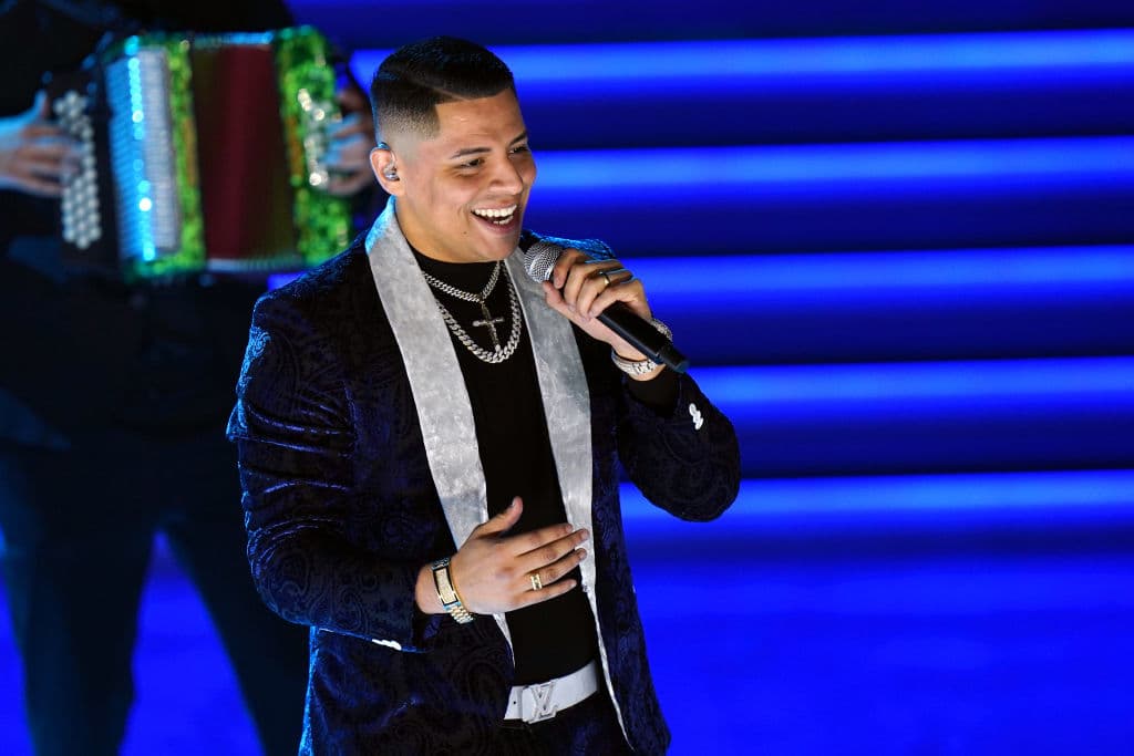 Caz señaló que la persona que manejaba su camioneta al momento del accidente era su representante,
<b> Jorge Omar Casares</b>, quien también es su tío; por fortuna, él igual está fuera de peligro.