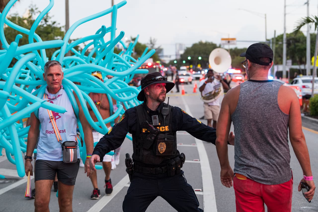 “La investigación de este incidente está activa, estamos considerando y evaluando todas las posibilidades”, dijo el departamento policial en un comunicado.