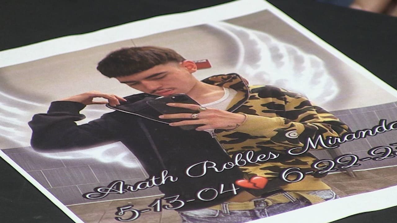 “Es horrible tener que venir a enterrar a mi hijo”. Madre recibe visa humanitaria 