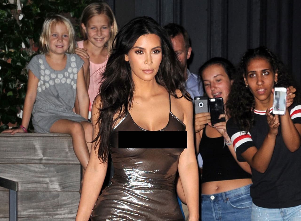 Tal parece que Kim Kardashian está decidida a imponer una nueva moda.