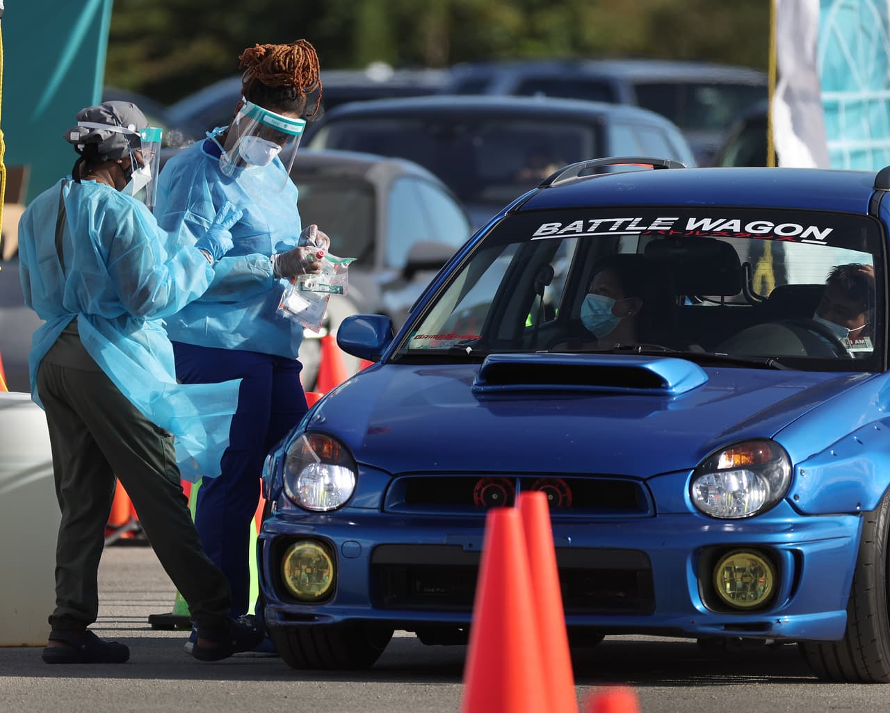 Según hospitales, la mayoría de los 
<a href="https://www.univision.com/local/miami-wltv/vacunacion-contra-el-coronavirus-en-miami-dade-y-broward" target="_blank">ingresos por covid-19 corresponde a personas no vacunadas.</a> 
<br>