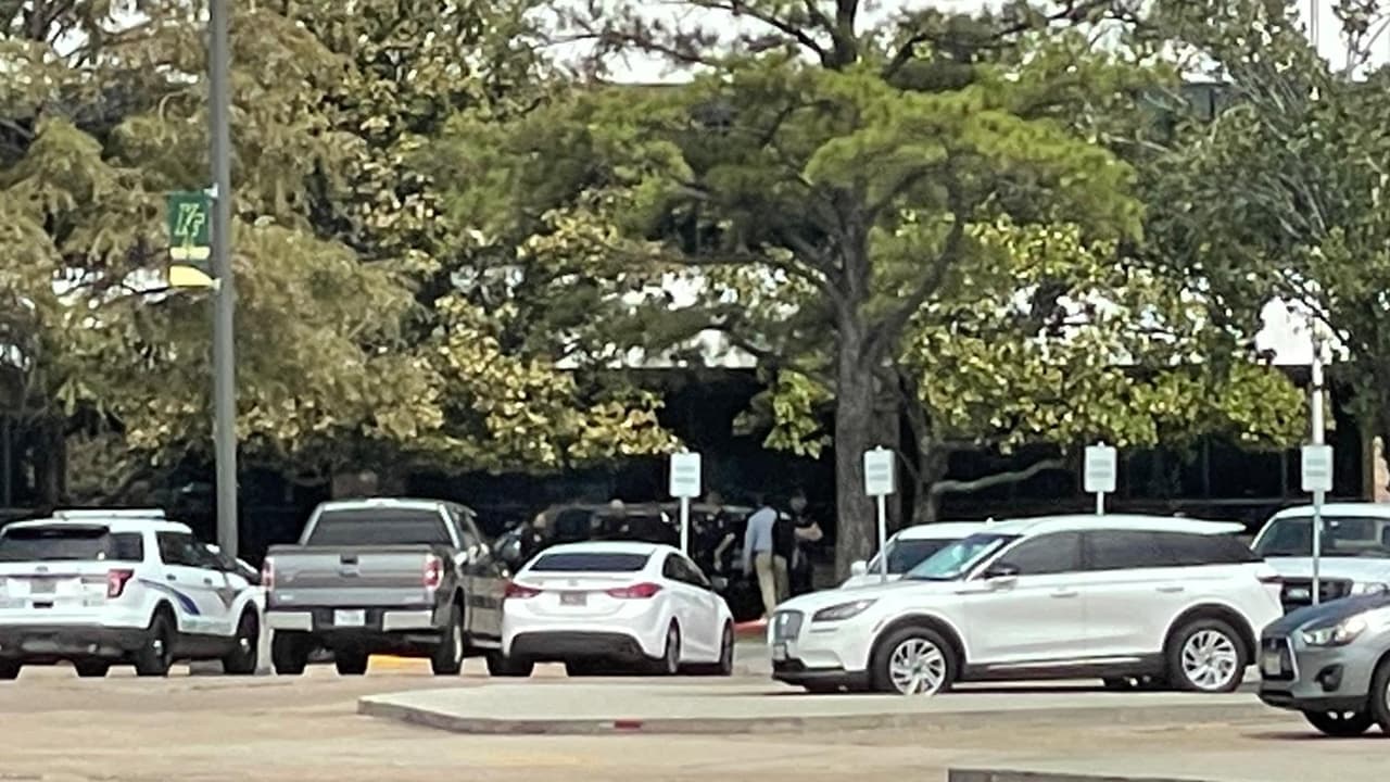 Participaron en la investigación varias agencias de la ley, incluyendo la oficina del sheriff del condado Harris (HCSO) y el Departamento de Policía de Klein ISD.