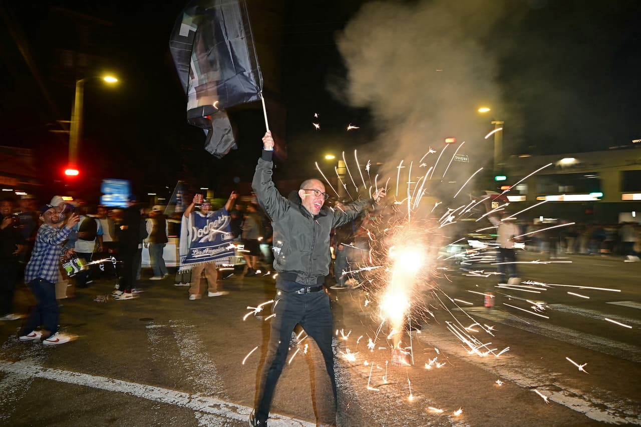 Como en aquella serie de 1981, la figura del mexicano Fernando Valenzuela estuvo presente, tras fallecer el 22 de octubre, tres días antes del inicio del Clásico de Otoño.