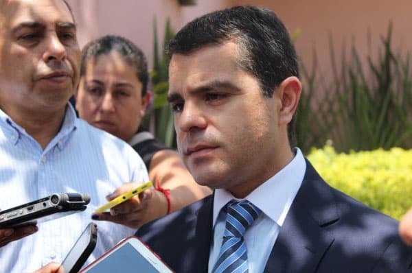 Pero la polémica se suscitó porque él es gran amigo de su exmarido.