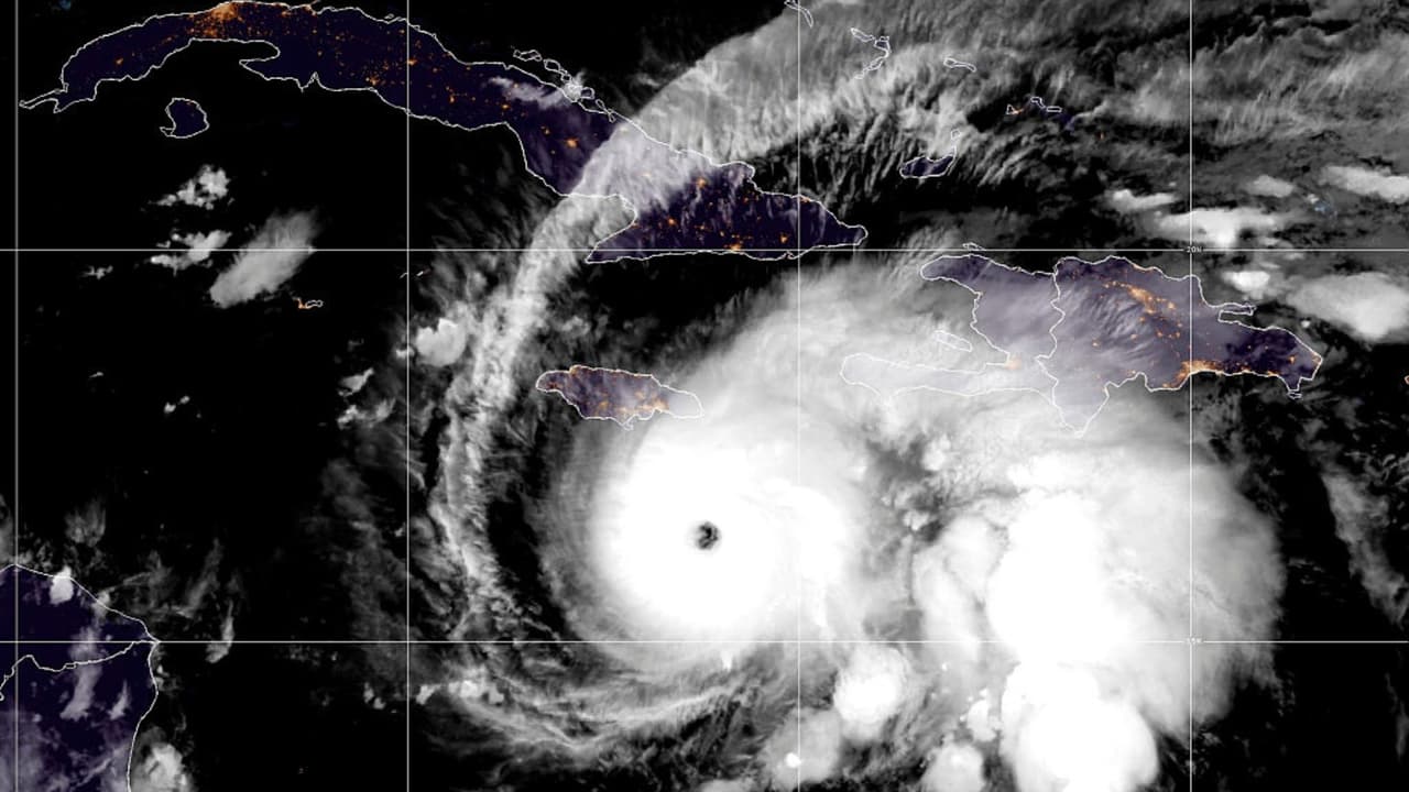 Melissa impactará a Cuba como un huracán destructivo el martes por la noche, según pronósticos