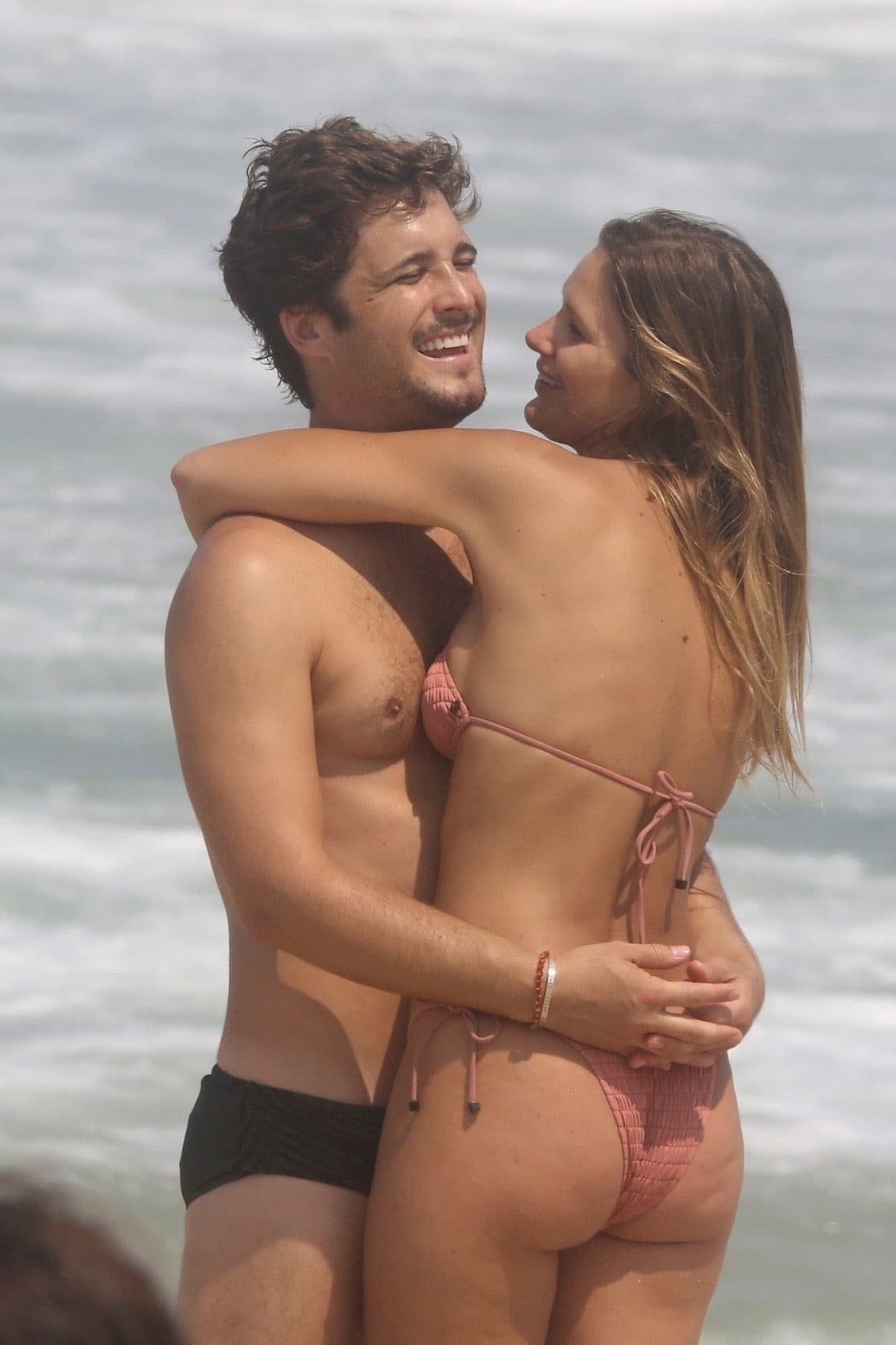 Sobre su pareja el actor y cantante dejó claro que desea mantener su vida privada alejada de los reflectores, sin embargo, aseguró que se encuentra feliz.