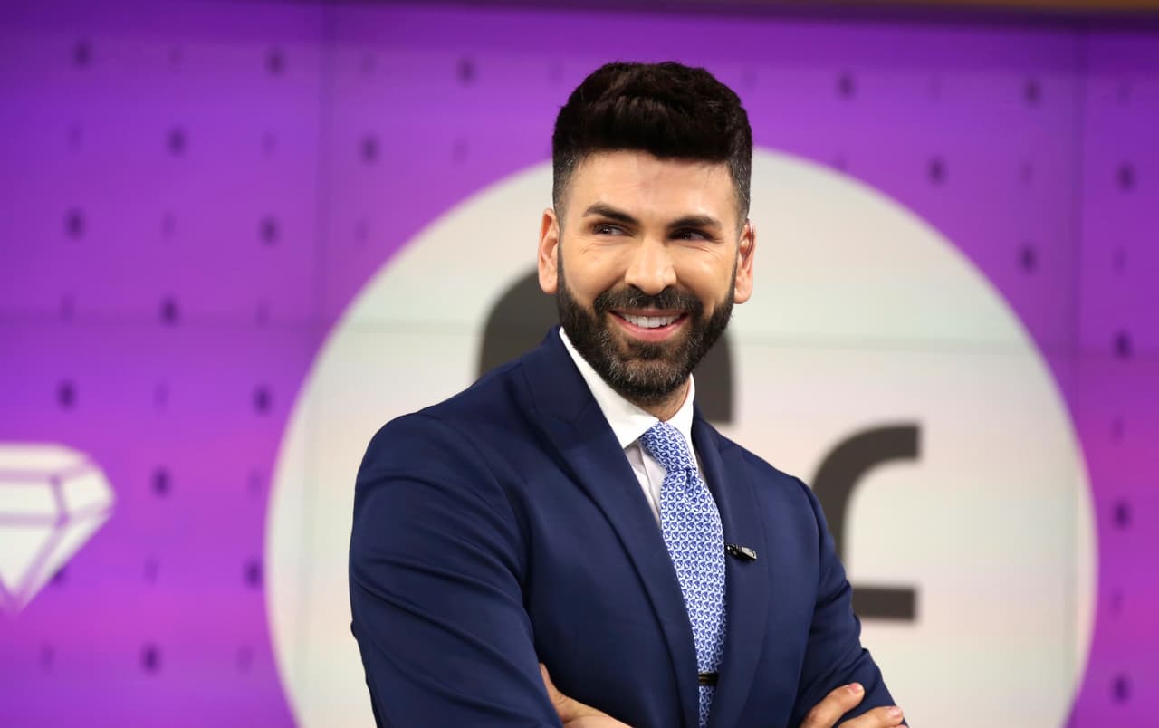 Hoy, Jomari Goyso es una de las influencias hispanas más importantes de moda en la televisión americana.
<br>