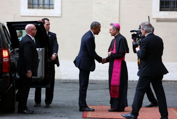 Gänswein habla italiano, español, alemán y latin.