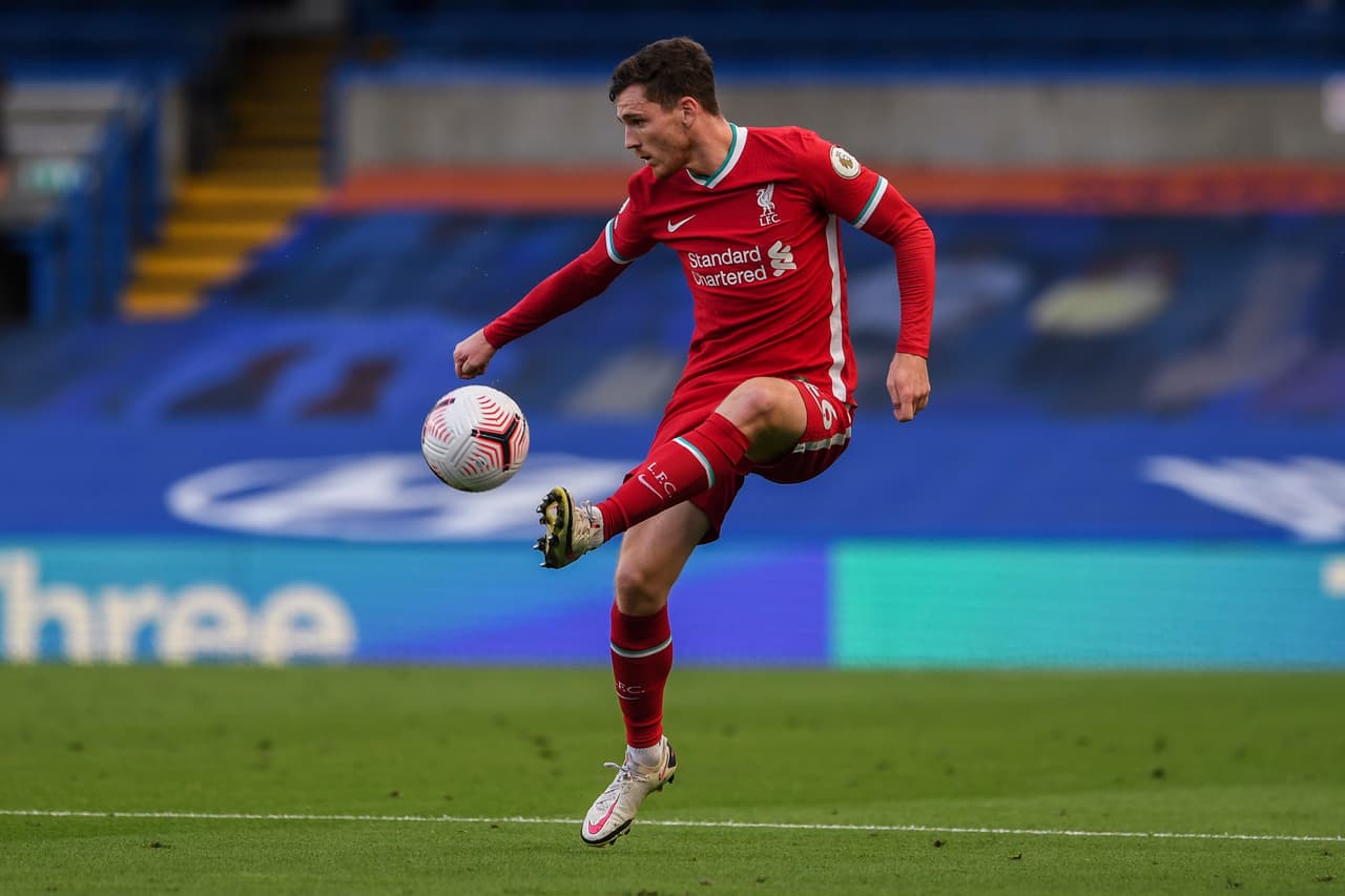 Cae el primer gol al minuto 50. Sadio Mané de cabeza remata y pone a su equipo arriba.