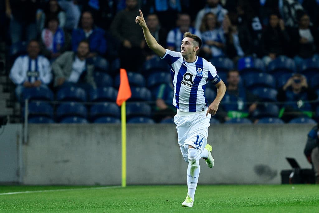 Héctor Herrera debutó y tuvo su mejor particpación con Porto en la edición 2014-2015 al llegar hasta cuartos de final y caer contra Bayern Munich.