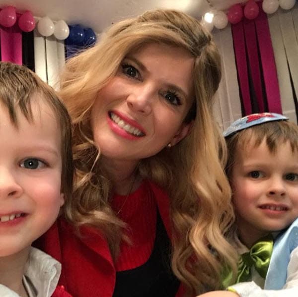 "Este era mi sueño, tener un hogar precioso, tener unos hijos preciosos, vivir una vida de ama de casa. En todos los años que trabajé sin parar y ahorré dinero para yo ser ama de casa, siempre quise ser maestra y ahora soy 'coach', 
<b>es hermoso lo que estoy viviendo</b>".