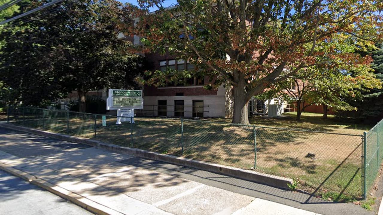 Maestra es acusada de darle vodka y gotas de THC durante dos años a un alumno de primaria en Nueva Jersey 