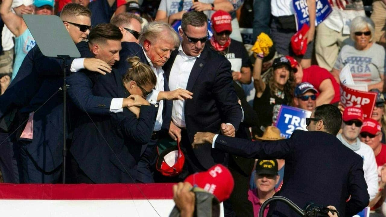 Atacante en mitin de Trump en Pensilvania usó un rifle estilo AR, confirman autoridades