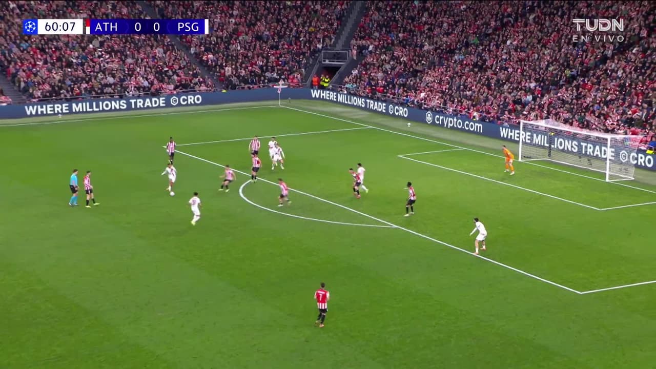 ¡TIRO ATAJADO! disparo por Senny Mayulu.