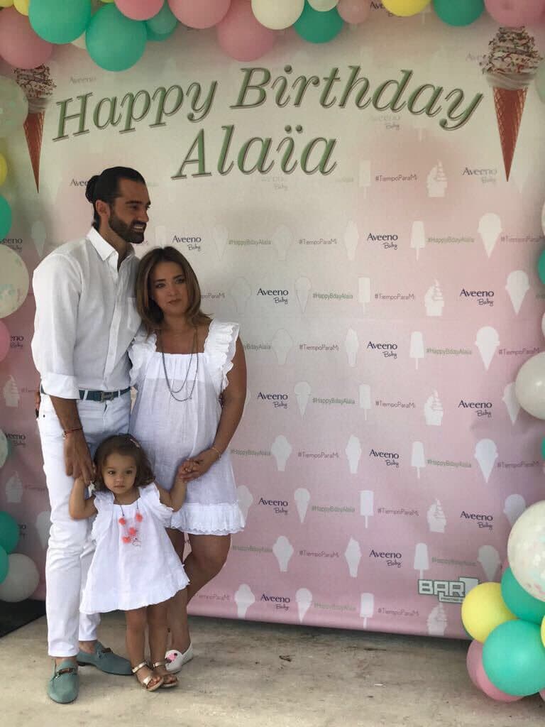 Hasta la fecha, la pareja sigue enamorada y viendo crecer a su primogénita.