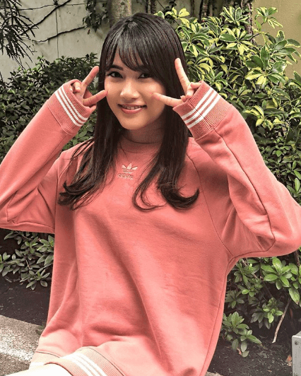 La actriz asiática Anna Iriyama llegó directamente de Japón para integrarse a las filas de RBD. Ella formó parte de la décima generación del grupo j-pop AKB48.