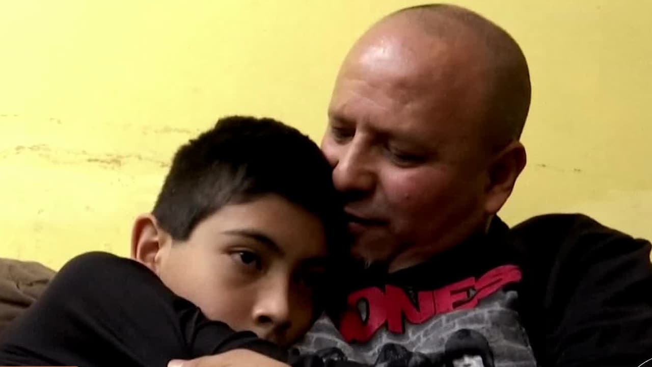 El amor de un padre que hizo todo lo posible para cumplir el sueño de su hijo de tener el álbum del Mundial