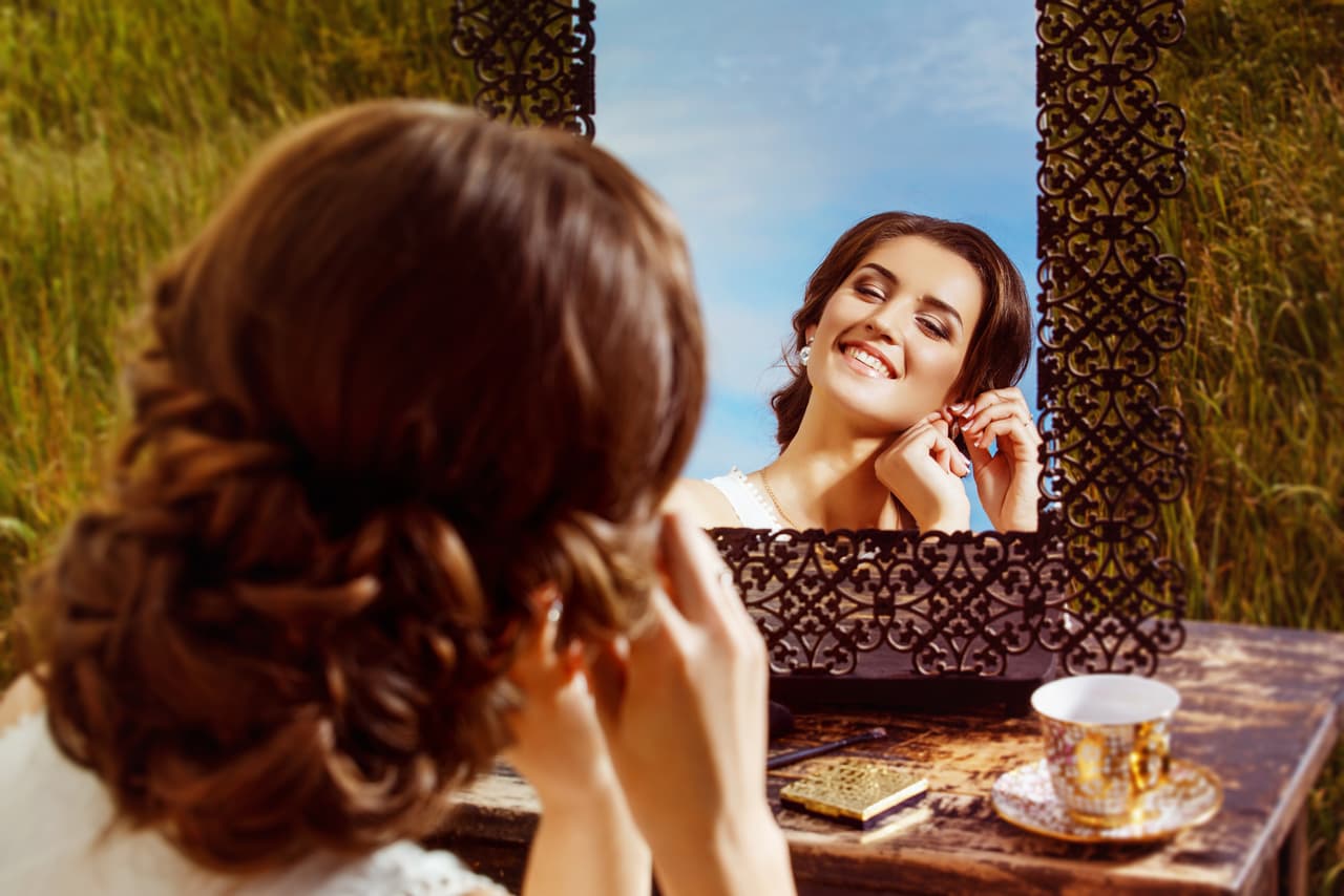 8. Tú mismo. Las cosas que te dices, las que piensas de ti misma dictan tu comportamiento. 77% de las veces que hablamos de nosotros mismos lo hacemos negativamente. ¡Todo es posible! Piensa de esta manera y lograrás grandes cosas.