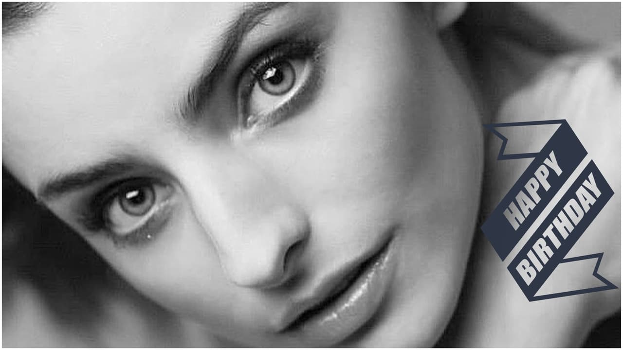 Aislinn Derbez celebra su primer cumpleaños como mamá