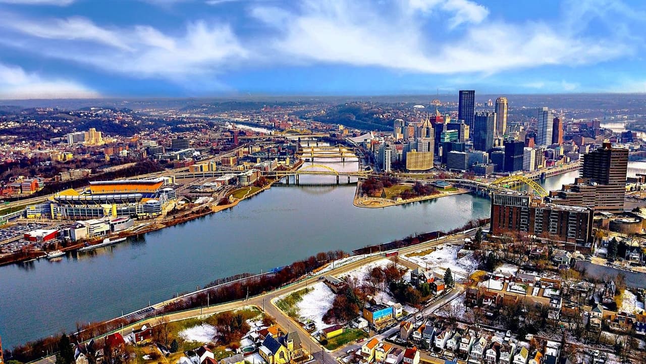 <b><a href="https://www.univision.com/local/philadelphia-wuvp/leones-del-zoologico-de-pittsburgh-dan-positivo-en-prueba-de-coronavirus-video">Pittsburgh</a></b>: obtuvo el puntaje más alto de las ciudades de Pensilvania en asequibilidad de vivienda con 7.2, pero el más bajo del estado en calidad de atención médica de 7.9. Pittsburgh abarca casi 2,000 acres de tierra solo en los parques de la ciudad, y también ofrece parques del condado, parques estatales y parques frente al río para sus residentes. La vivienda cuesta menos en Pittsburgh en comparación con otras ciudades importantes, aunque los residentes están viendo un lento aumento en los costos de la vivienda en medio de un mercado inmobiliario en auge.
<br>