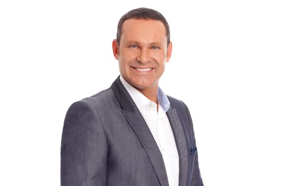 El 15 de febrero de 2017, durante la transmisión del programa Despierta América el conductor Alan Tacher confesó que durante su infancia sí recibió golpes correctivos por parte de su padre.