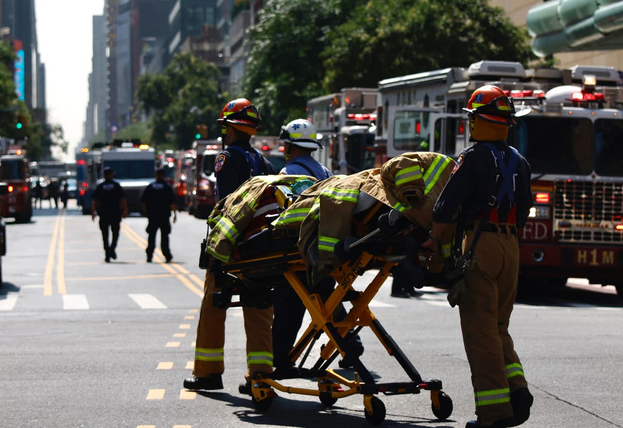 Nueve de los heridos eran civiles y las otras dos bomberos que atendían la emergencia, según las autoridades.