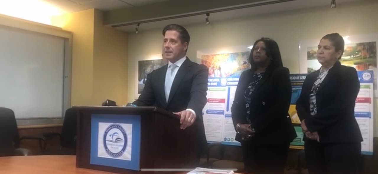 Escuelas públicas piden a padres y alumnos no propagar falsos rumores sobre casos de coronavirus