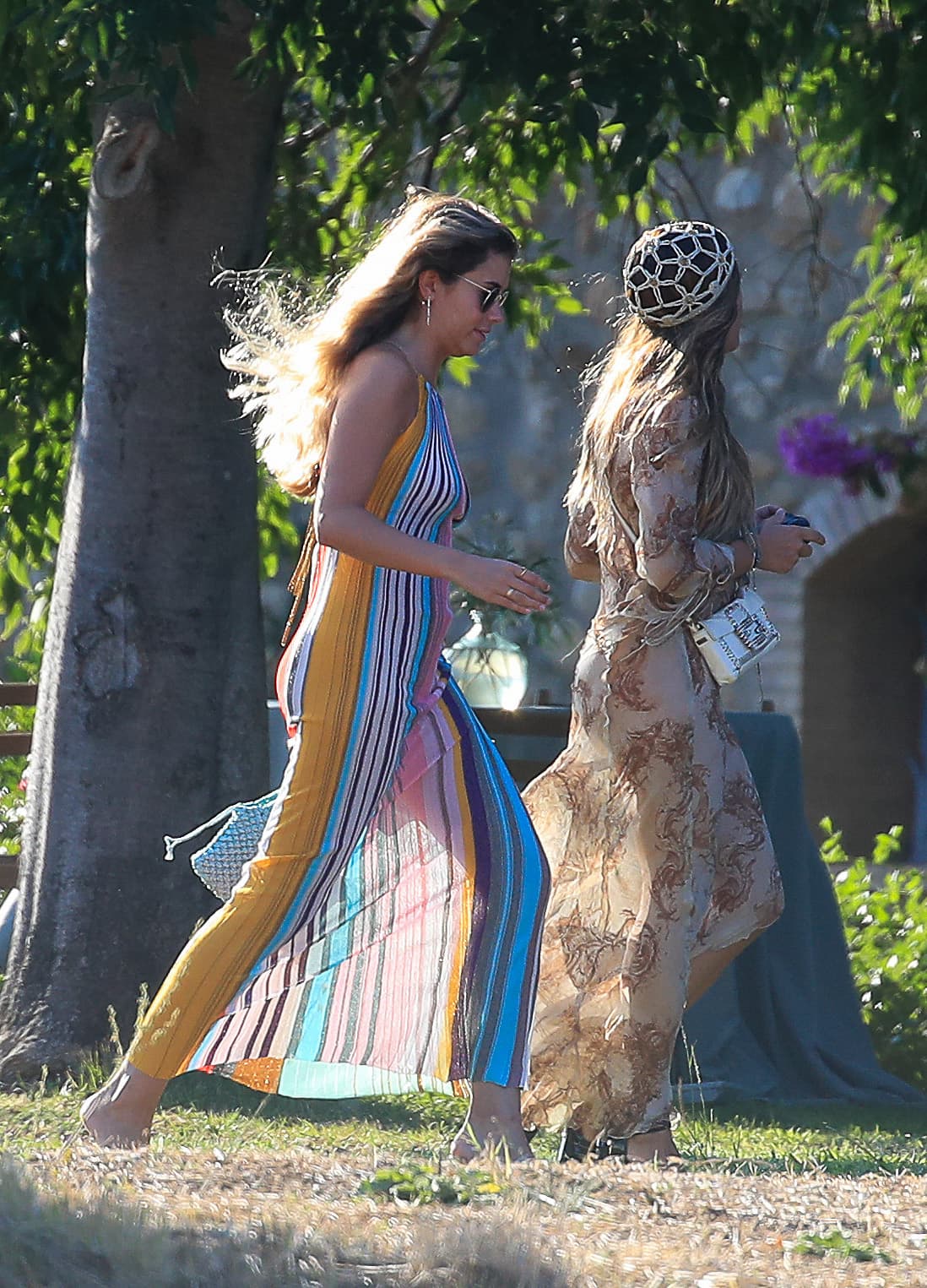 "Conocen a Gerard desde hace tiempo y se caen fantásticamente. Ellos han decidido que no van a aparecer para nada y piden ser respetados", dijo el informante al diario El Español.