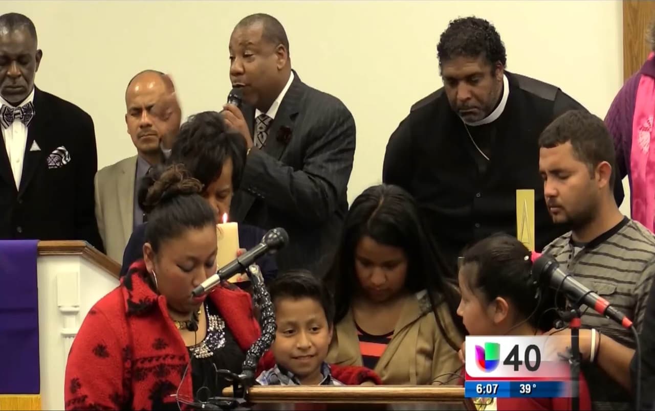 ICE aplaza unas semanas la posible deportación de una madre hispana con 7 meses de embarazo