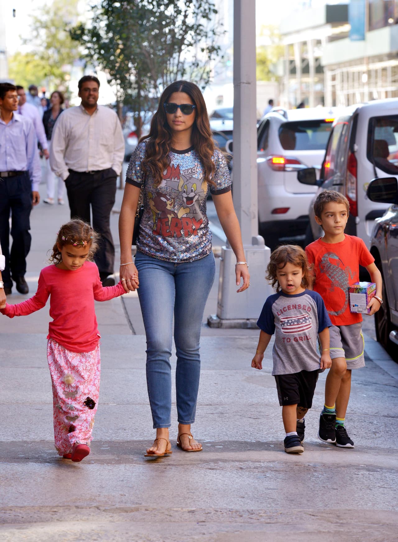 Se nota que los tres chicos son bien portados.
