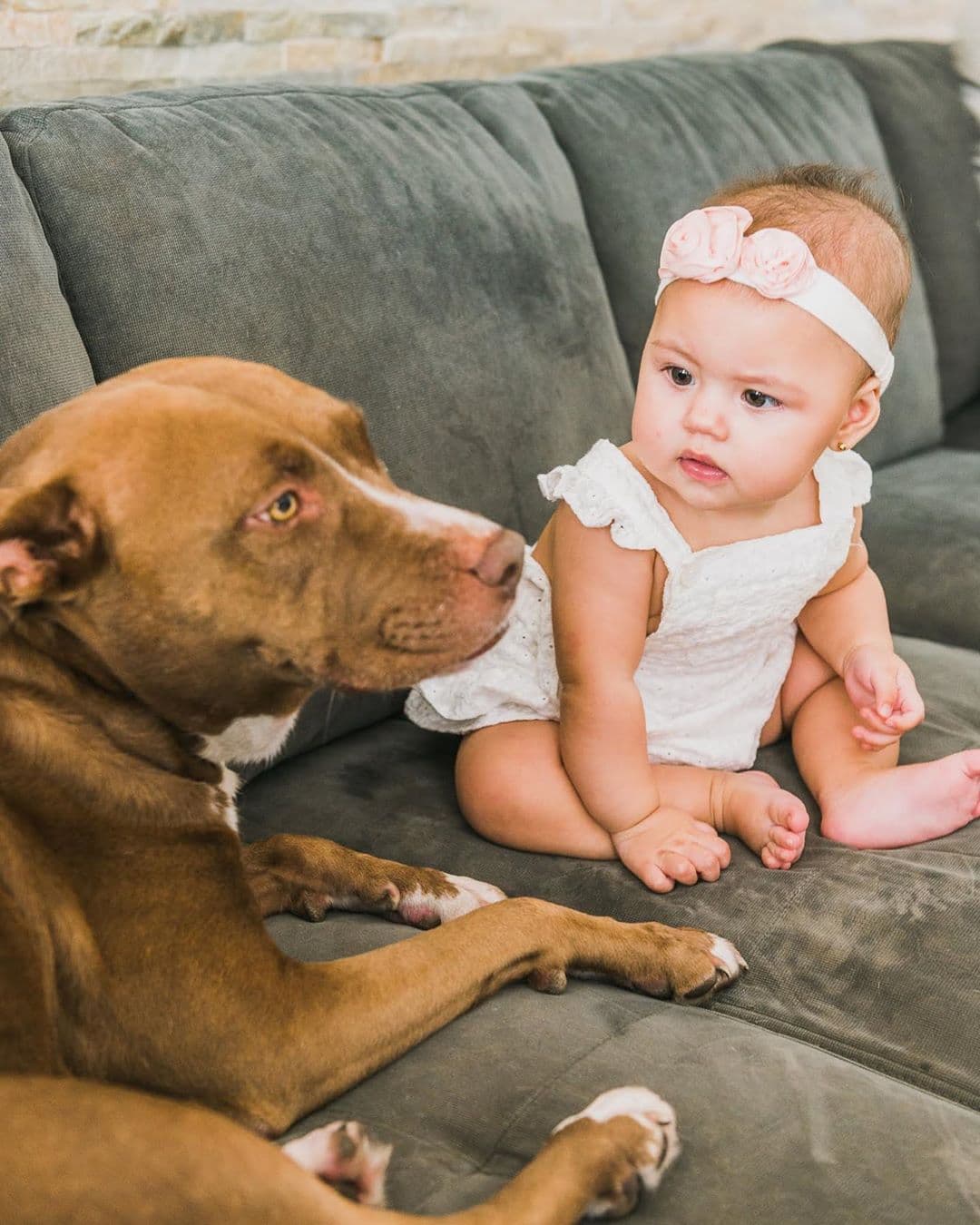 En 2019, Carolina se convirtió en mamá de Chloé Sophia y desde entonces le enseña a querer a estos tiernos animalitos.