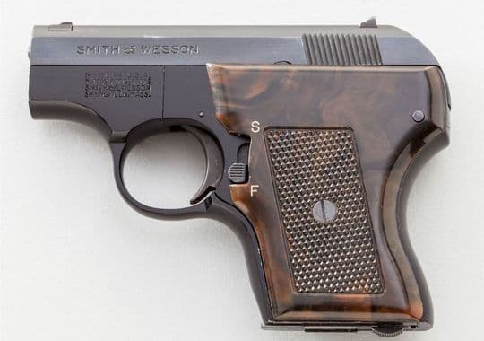 Niño de 4 años le dispara por la espalda a su madre