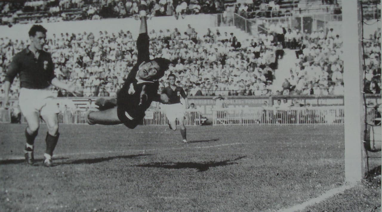 Se convirtió en el segundo mexicano en anotar contra Francia en ese mundial.