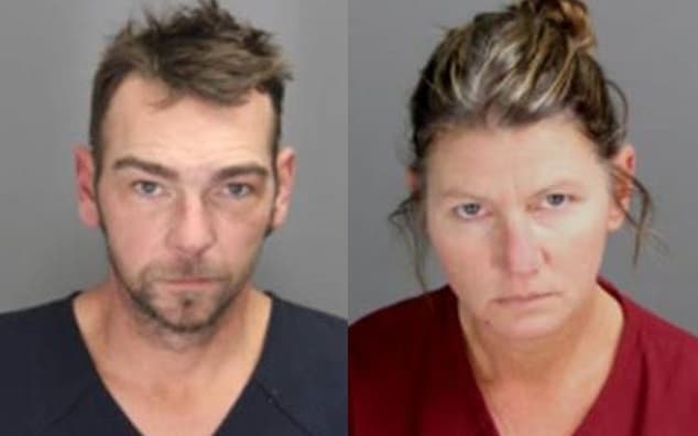 Padres del sospechoso que disparó contra sus compañeros en Michigan se declaran inocentes de homicidio involuntario tras ser arrestados