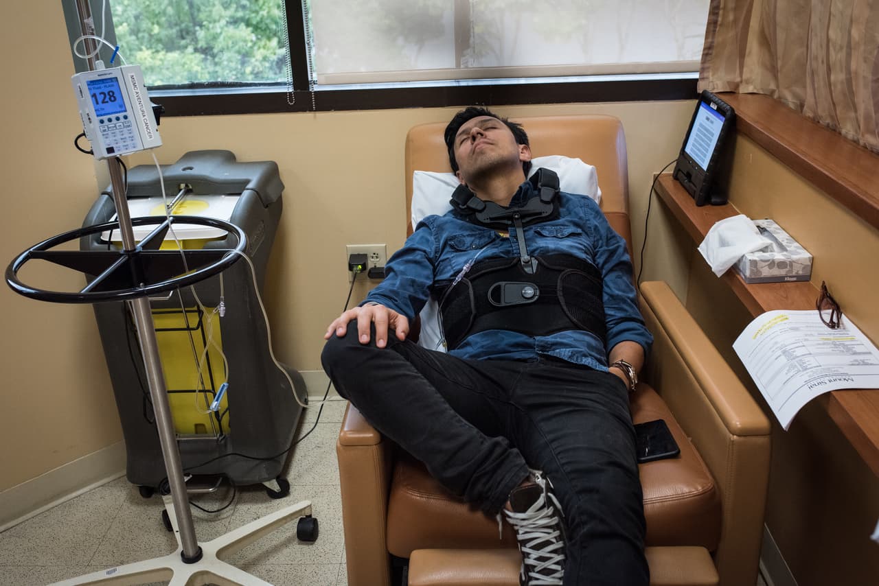 En abril de 2015 Juan Fernando comenzó a recibir este tratamiento a base de la nueva droga, Opdivo; son aplicaciones de una hora de duración cada 15 días. La FDA ha aprobado su uso para distintos tipos de cáncer, como de pulmón y linfoma de Hogdkin.