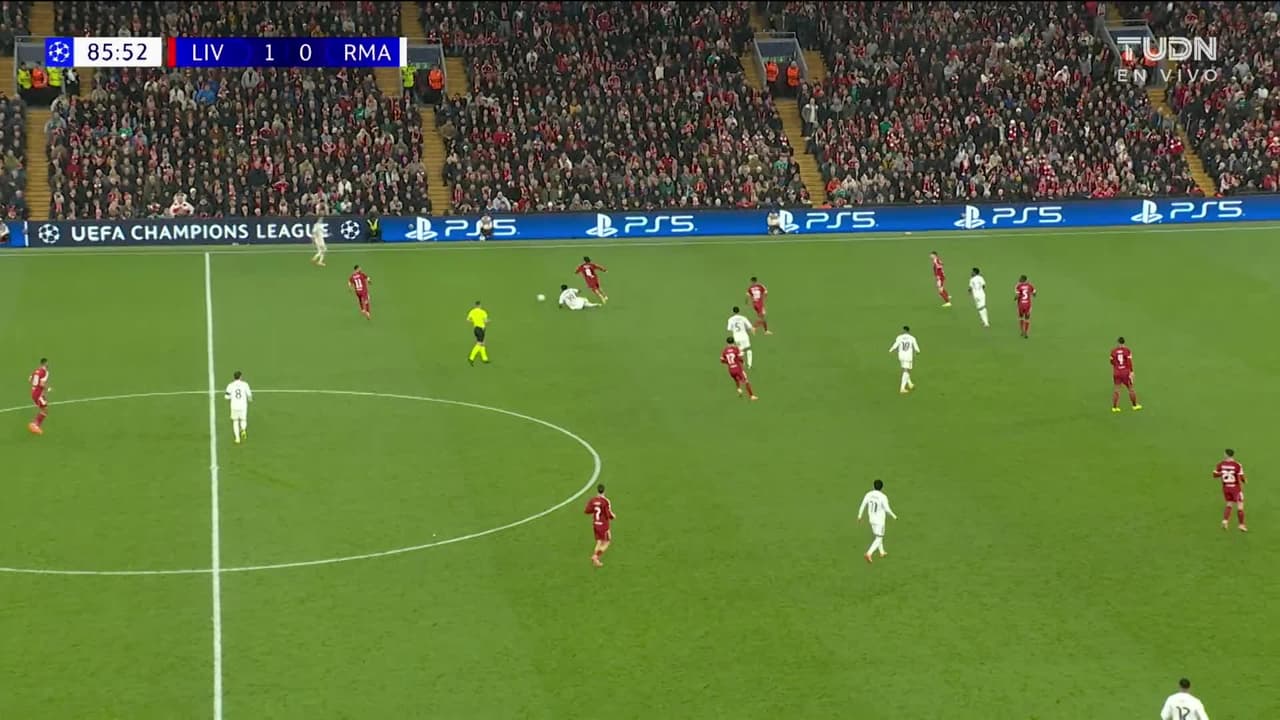 ¡TIRO ATAJADO! disparo por Cody Gakpo.