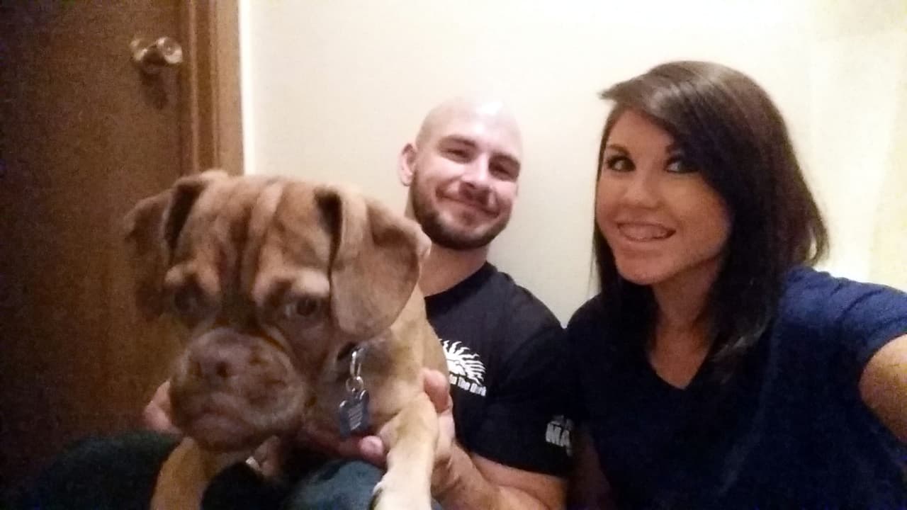 Sin embargo, Derek asegura que Earl es muy amigable y juguetón como todos los demás perritos.