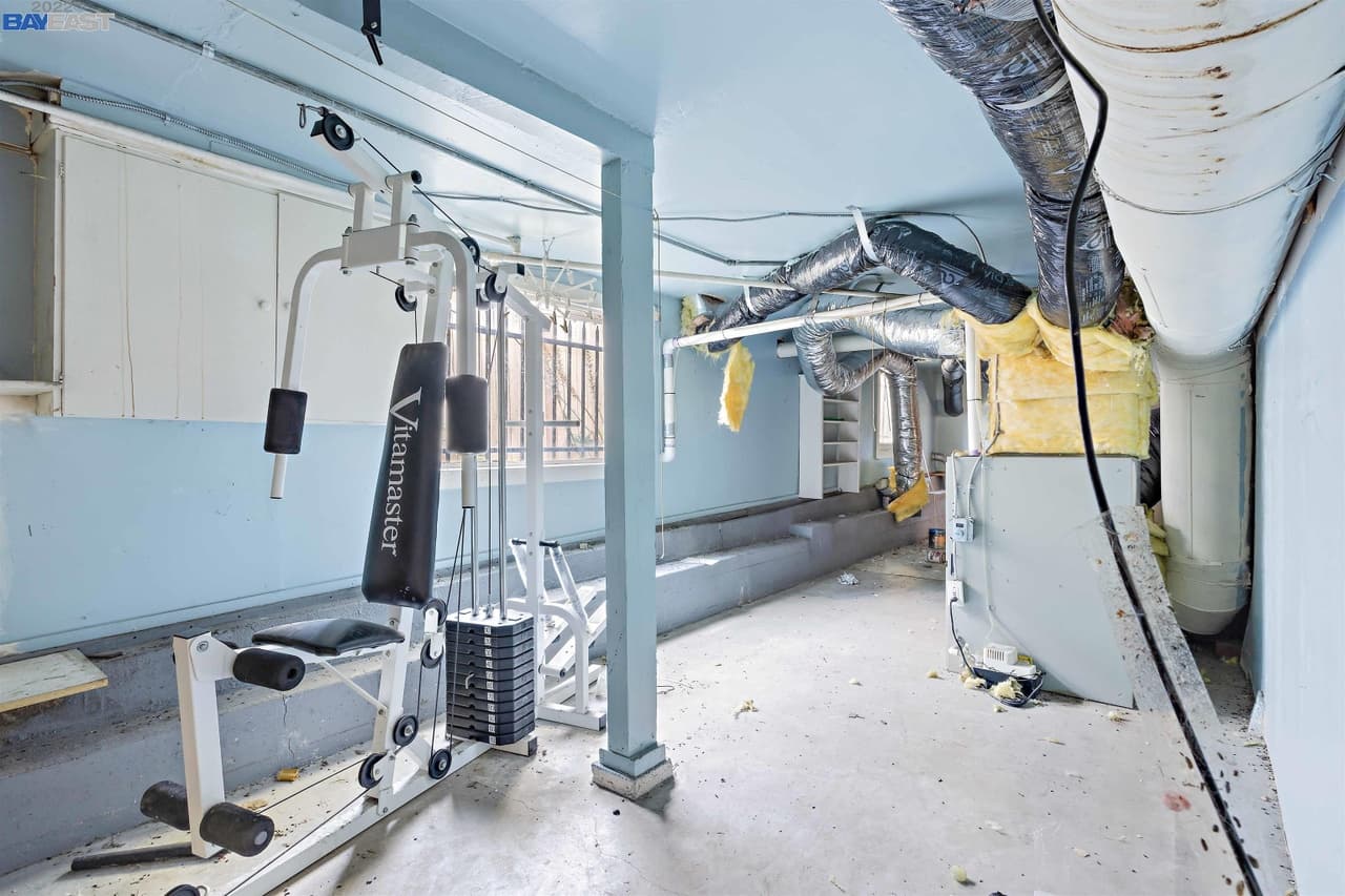 La vivienda tiene el potencial de convertirse en un duplex y que el propietario alquile una parte de ella de manera independiente.