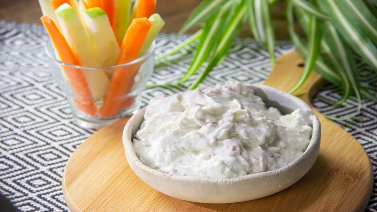 Dip de queso roquefort y frutos secos