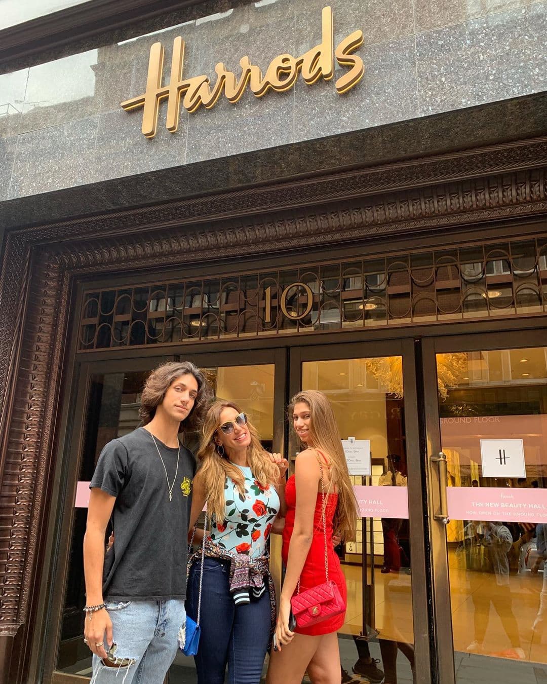 "Ya los dos me dejaron chiquita pero siempre seguirán siendo mis bebés".